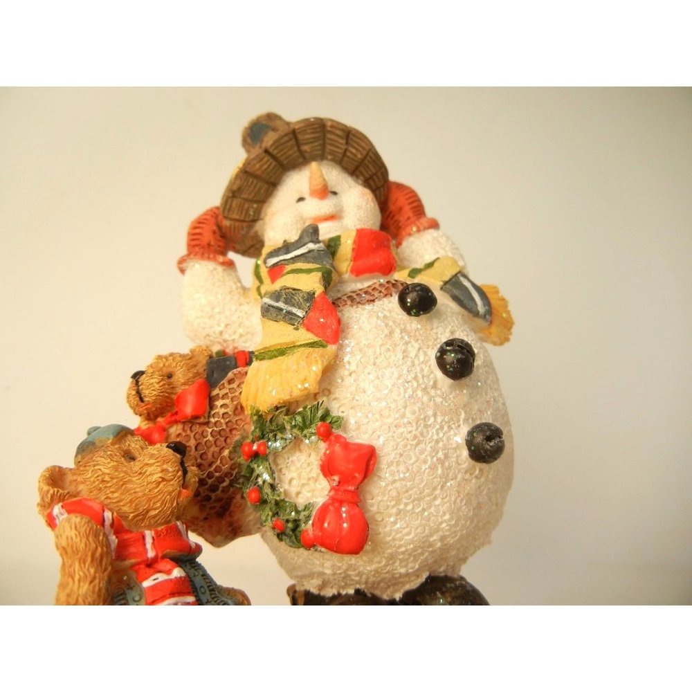 5.5 in. Straw hat resin Snowman, vintage hand painted standing snowman with tedd